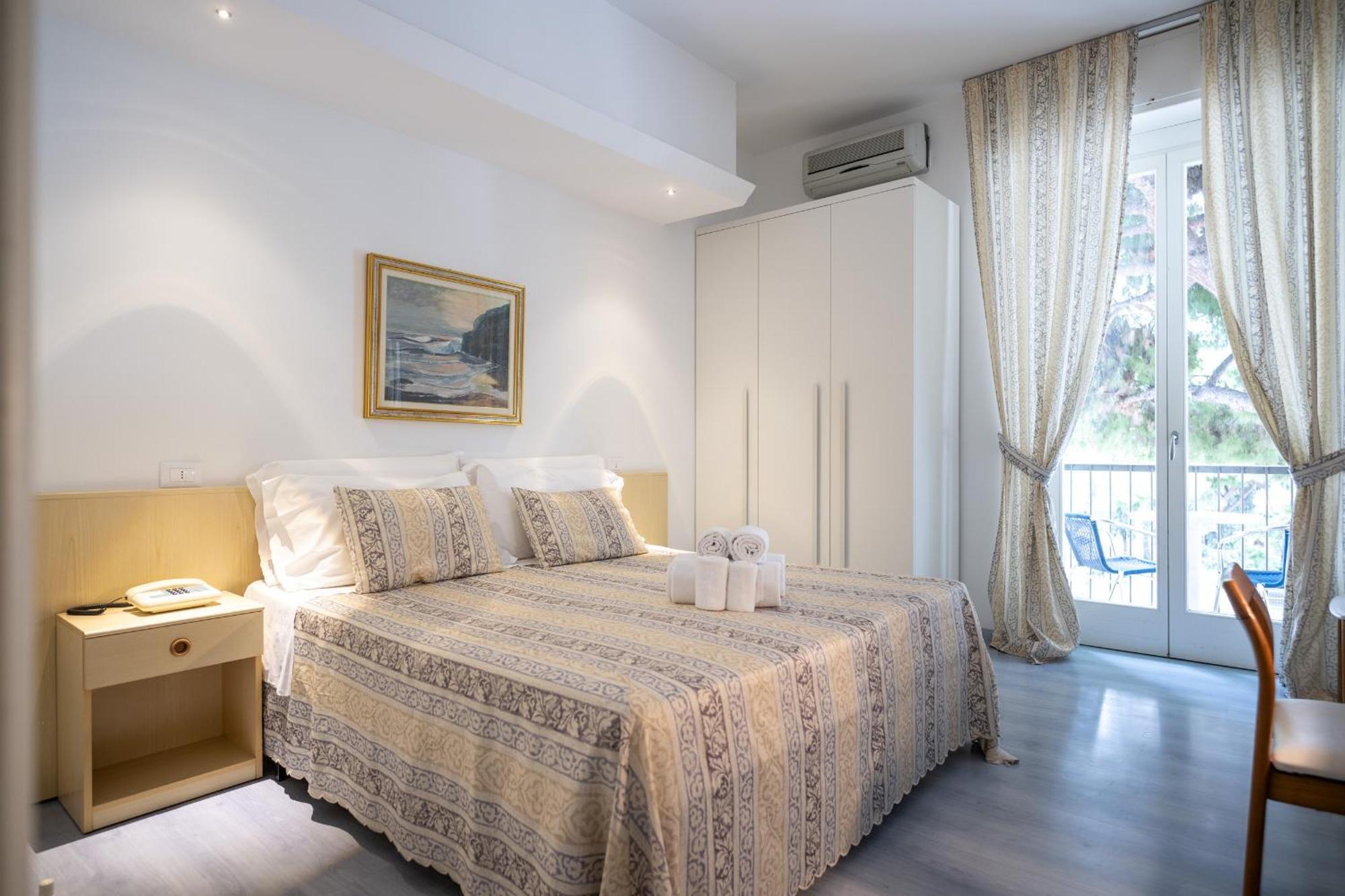 Hotel Ligure Spotorno Exterior photo
